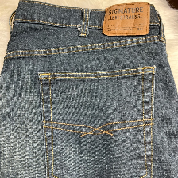 Men's Signature by Levi's Strauss S61 Relaxed Fit 42 x 30 Jeans - Picture 3 of 9